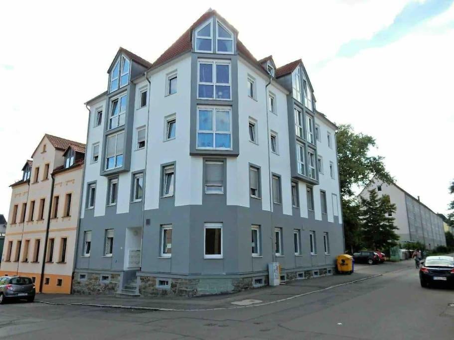 Stilvolle Ferienwohnung Mit Stellplatz Wlan Free Netflix Naehe Bahnhof Zwickau Esterno foto